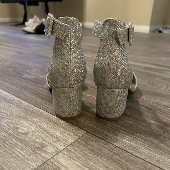 Silver sparkly heels - Picture 3 of 5